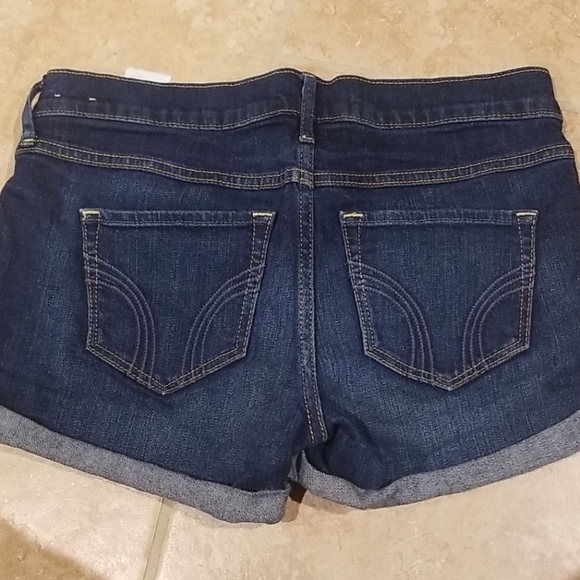 Shorts - Picture 2 of 3